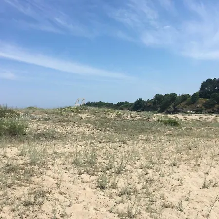 Sea Caravan/camper On The Kemping