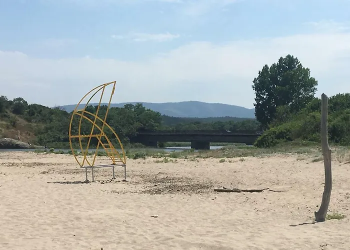 Sea Caravan/camper On The Campsite *