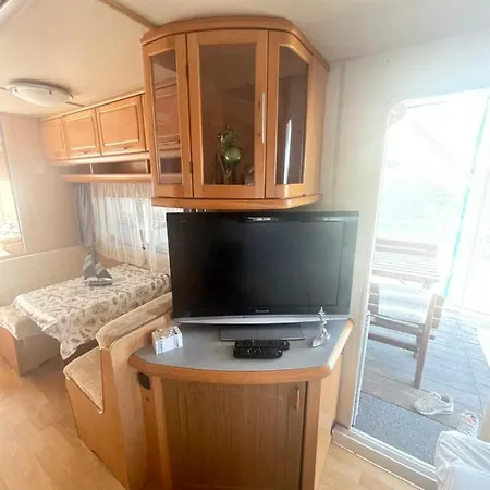 Sea Caravan/camper On The Китен