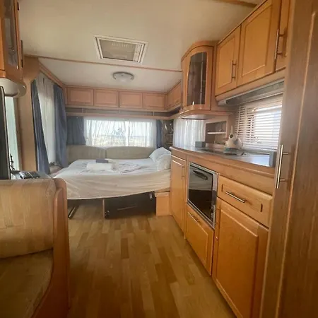 Sea Caravan/camper On The Китен