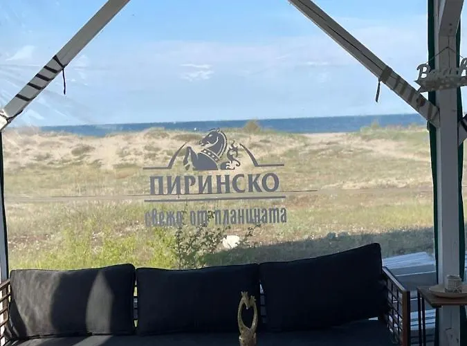 Sea Caravan/camper On The Camping Kiten (Burgas)